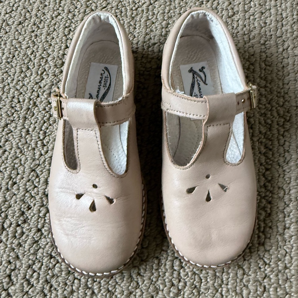 Zimmerman Classic Tan Kids Shoes size 11